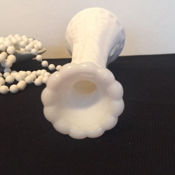 Vintage Milk Glass Vase - Picture 3 of 3